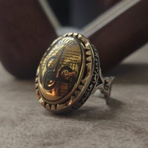 انگشتر نقره حدید طرح عین علی – نمای جانبی