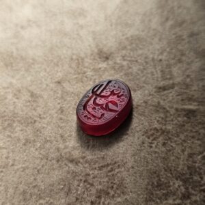 تصویر ۲: نگین عقیق اصل لعاب‌دار با حکاکی نام یا عباس (ع)