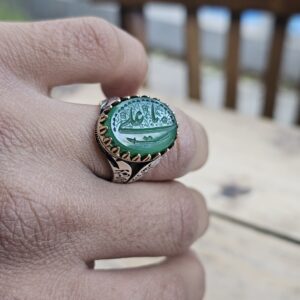 تصویر انگشتر عقیق سبز طبیعی مردانه با رکاب نقره ۹۲۵