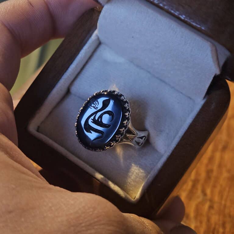 انگشتر عقیق مشکی حکاکی علی