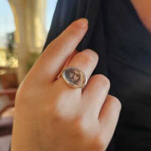 عکس انگشتر درنجف اصل پشت نگین حکاکی امام حسین (ع)