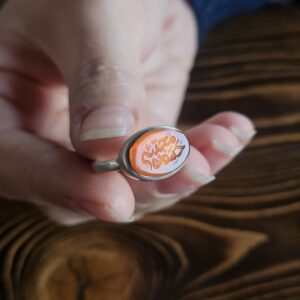 انگشتر نقره ۹۲۵ زنانه با حکاکی امام حسن مجتبی (ع)