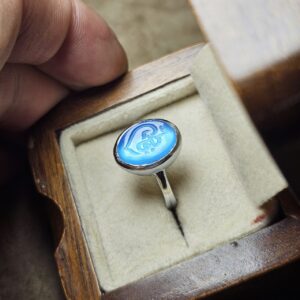 انگشتر نقره روس زنانه عقیق آبی طرح فاطمه و قلب