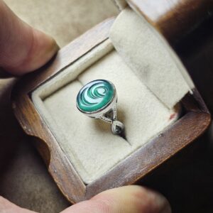 دسته نقره روس 20 انگشتر نقره روس دخترانه عقیق سبز طرح علی