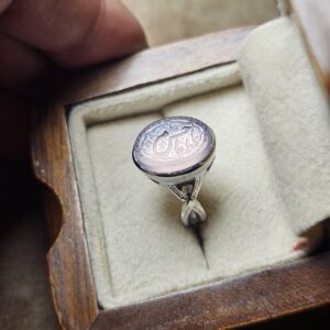 انگشتر نقره روس دخترانه عقیق سوسنی یا امام حسن