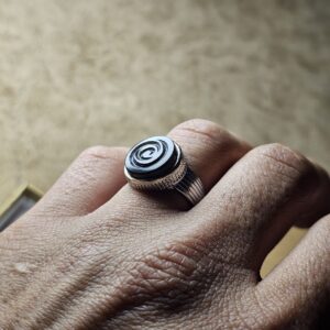 انگشتر نقره روس زنانه عقیق مشکی طرح علی