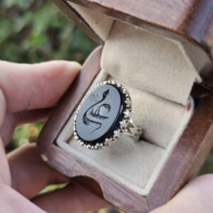 دسته نقره روس 11 انگشتر مذهبی مردانه با نگین مشکی علی ع