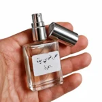 نمای اسپری عطر رضوان سیدُنا ۱۰ میل در دست